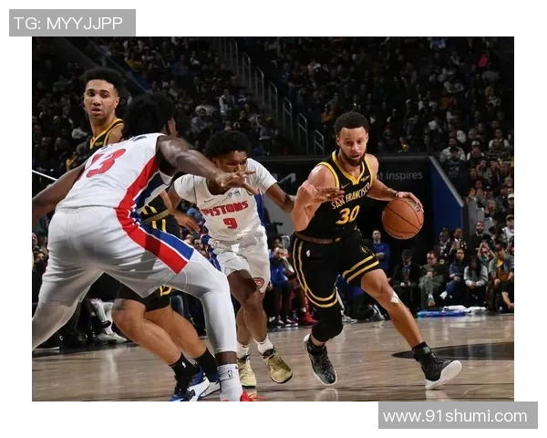 勇士与活塞首节激战回顾球员表现与战术分析揭秘