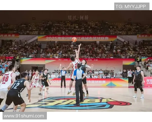 在浙BA的场地上请浙BA球星做辅导,浙江省小篮球沙龙超级联赛开赛 在浙BA的场地上请浙BA球星做辅导,浙江省小篮球沙龙超级联赛开赛