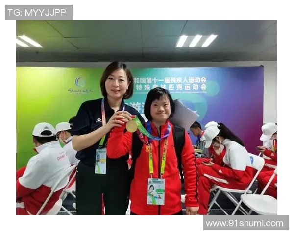 对话特奥会举重广东队教练韩海瑜:他们举起生命的分量 对话特奥会举重广东队教练韩海瑜:他们举起生命的分量